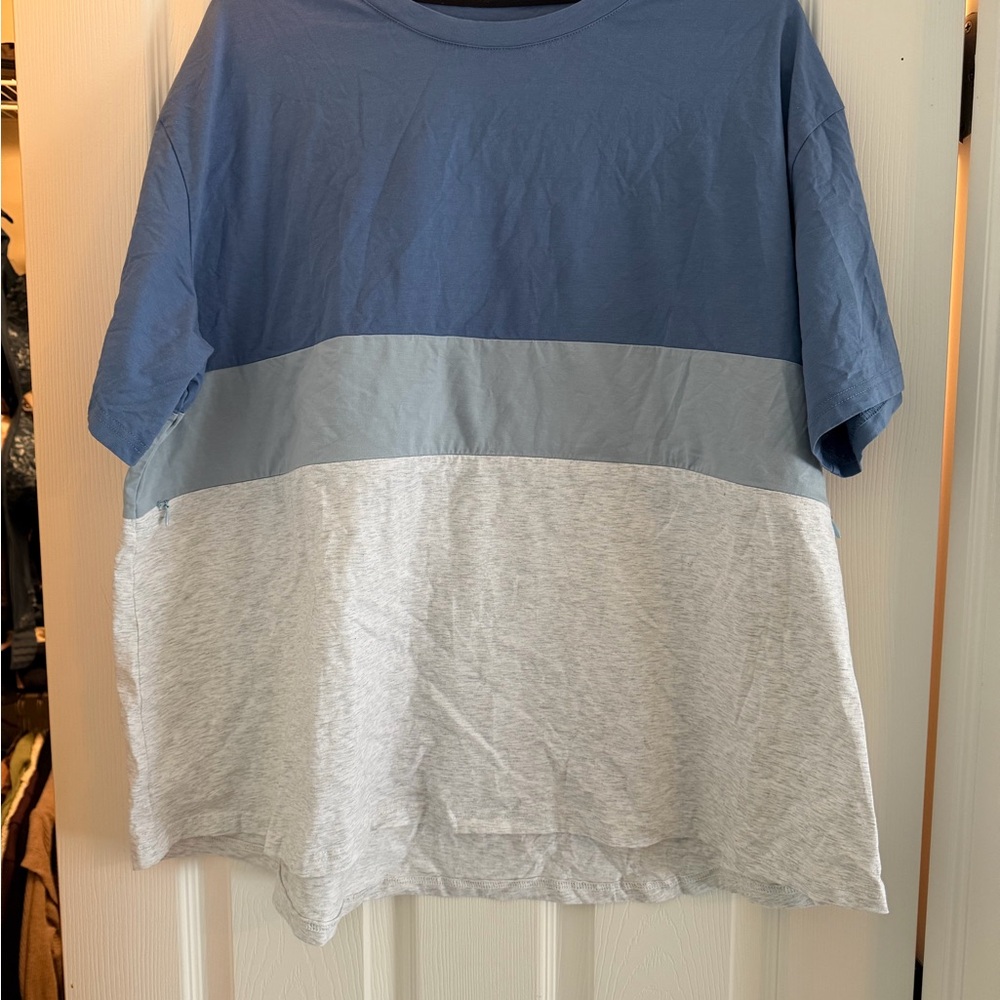 Blue Heather White Nursing Movemama T-Shirt - dual zipper for easy access!